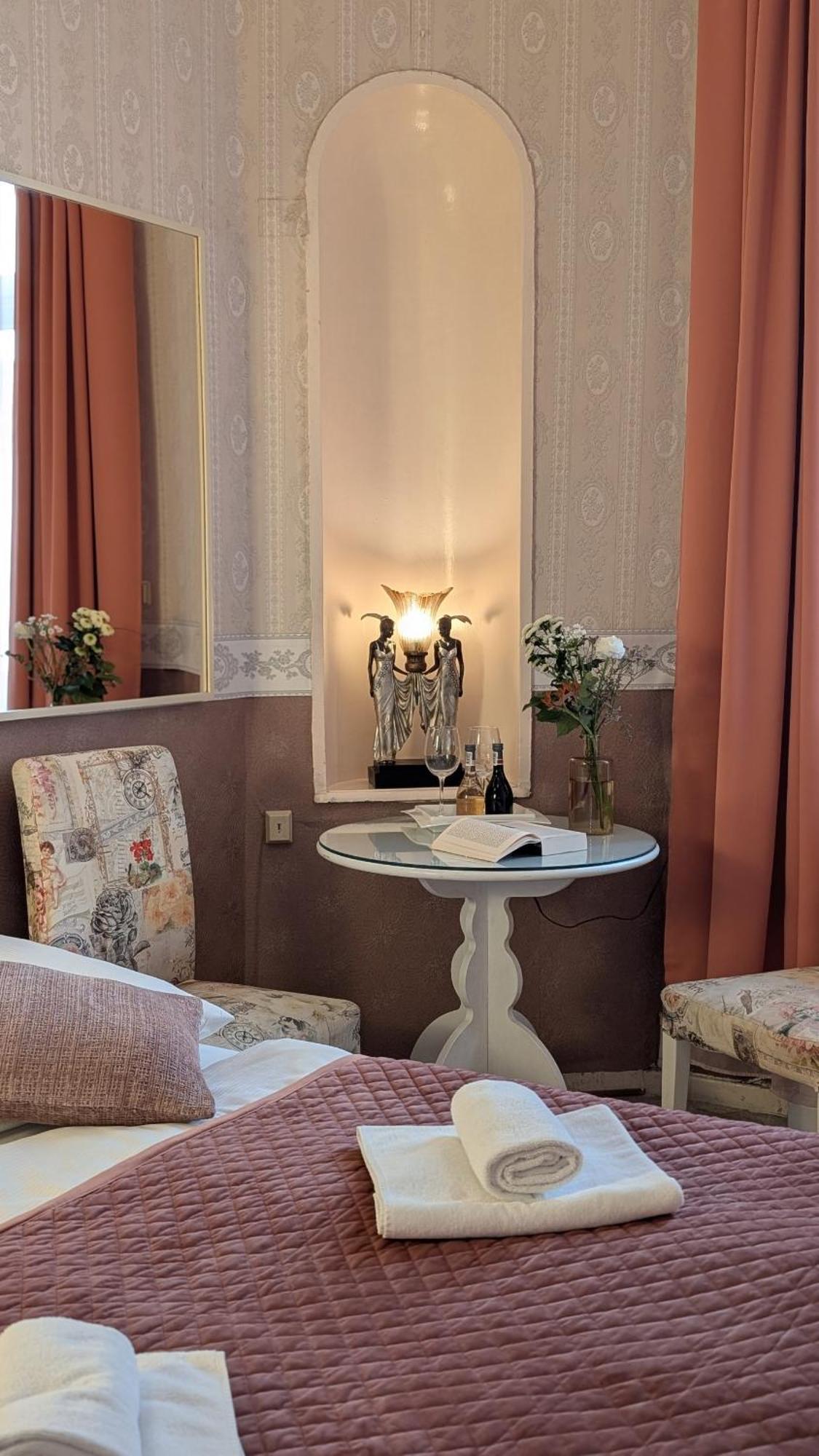 Hotel Pension Bella برلين المظهر الخارجي الصورة